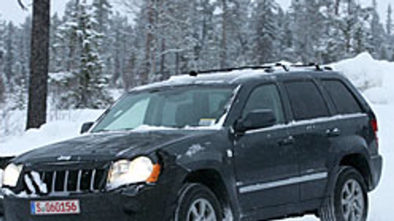 Zdjęcia szpiegowskie: kosmetyczne zmiany dla Jeepa Grand Cherokee CRD