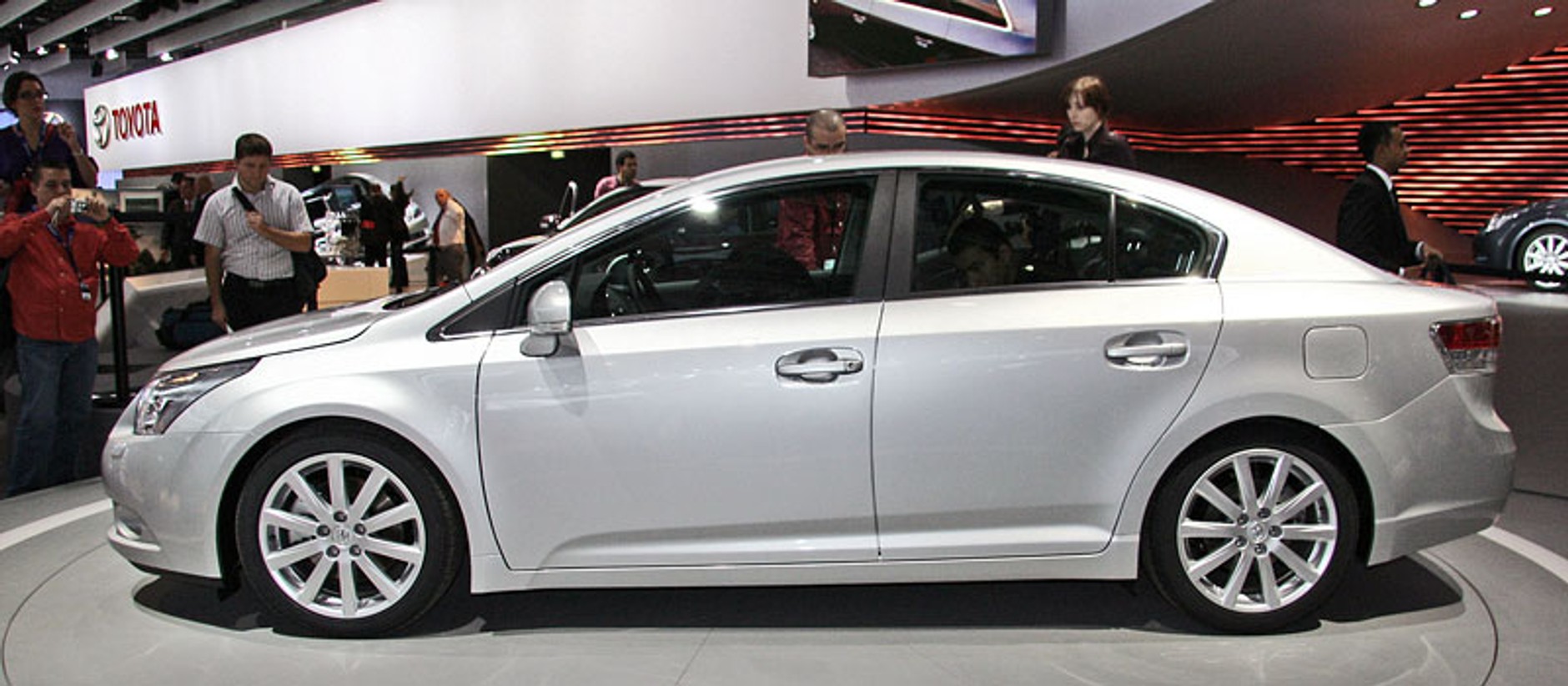 Paryż 2008: Toyota Avensis – pierwsze wrażenia