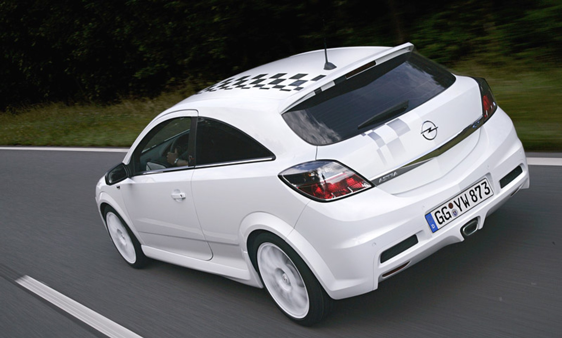 Opel Astra OPC Nürburgring Edition zaprezentował się na Nordschleife