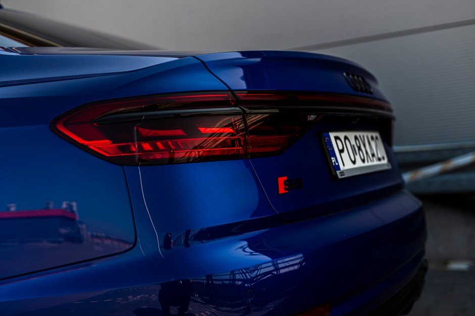Audi S8