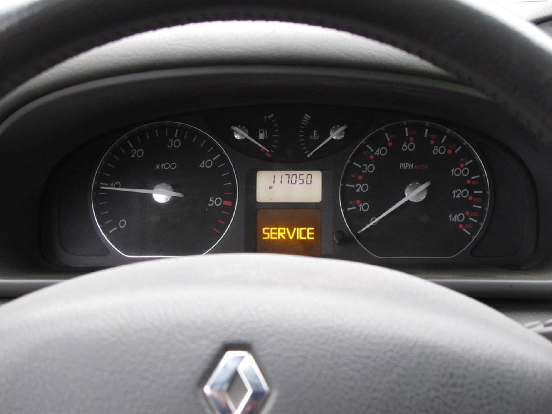 Szukamy auta z ogłoszenia: Laguna jak brytyjski szpieg udający Francuza