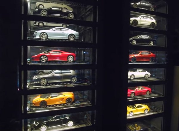 Koniec salonów? Alibaba stworzy automat do sprzedaży samochodów
