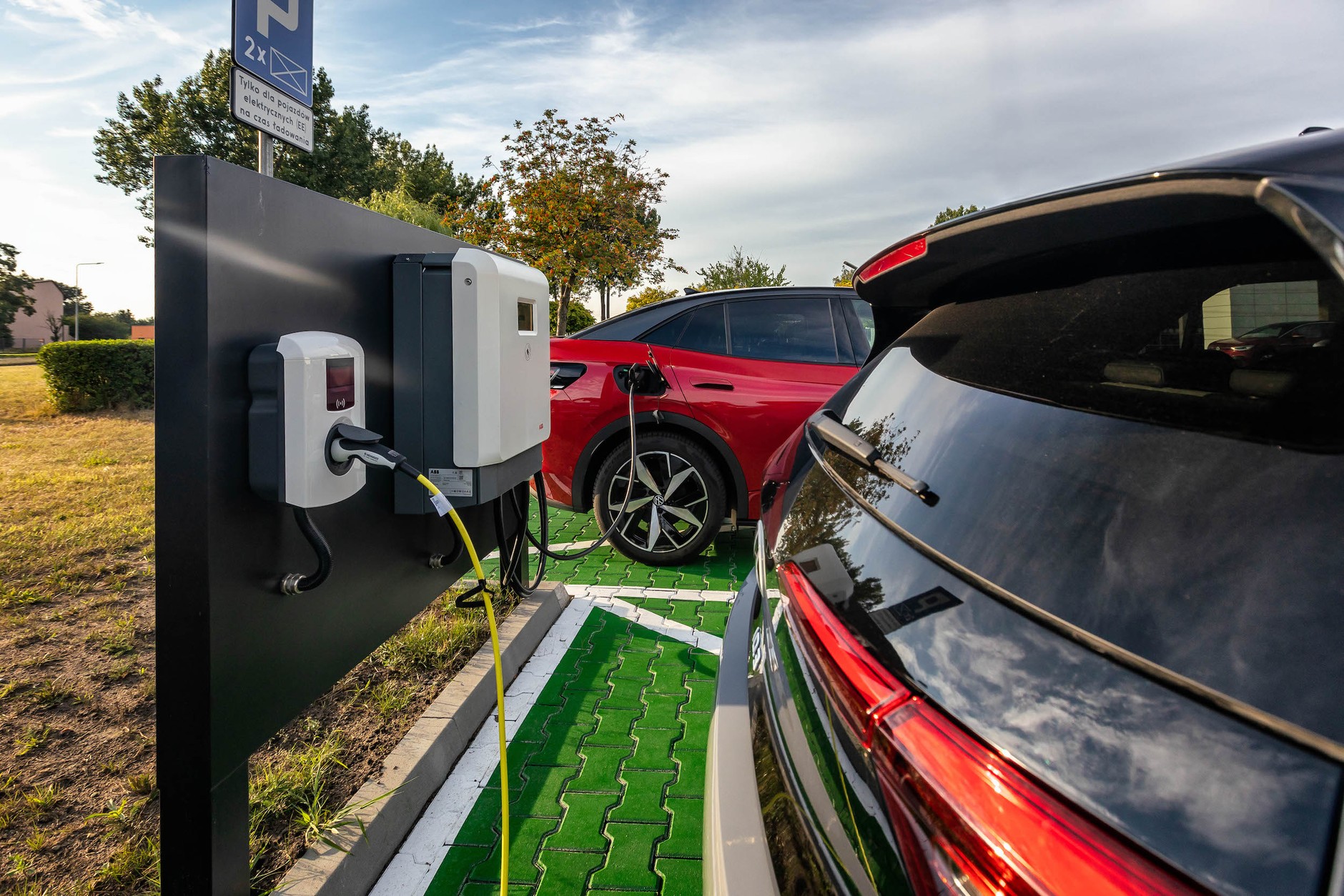 Punkty ładowania elektryków przy salonach Volkswagena