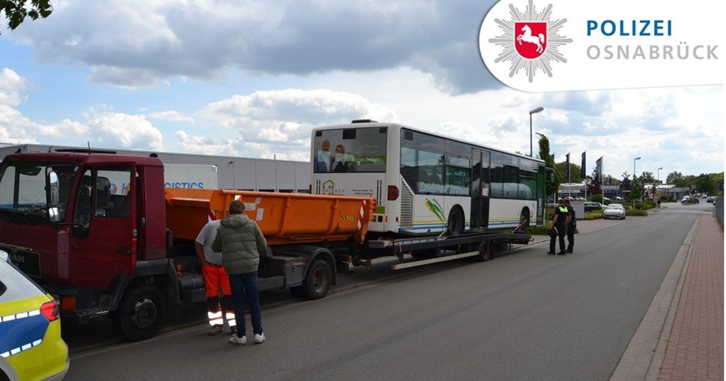 MAN-em L2000 ciągnął lawetę, na której znajdował się 12-tonowy autobus