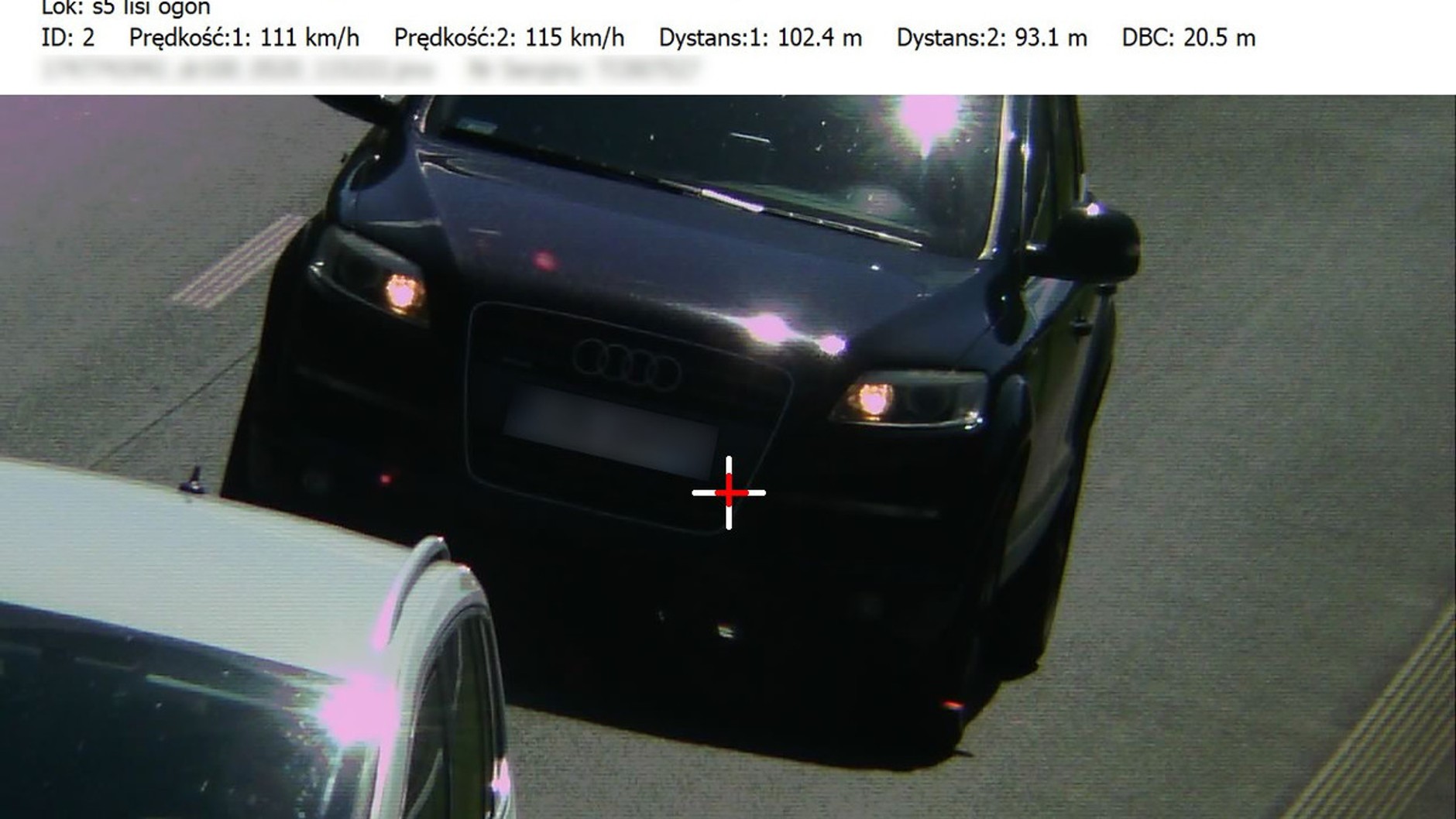 Policjanci ruchu drogowego kontrolowali odległość między pojazdami