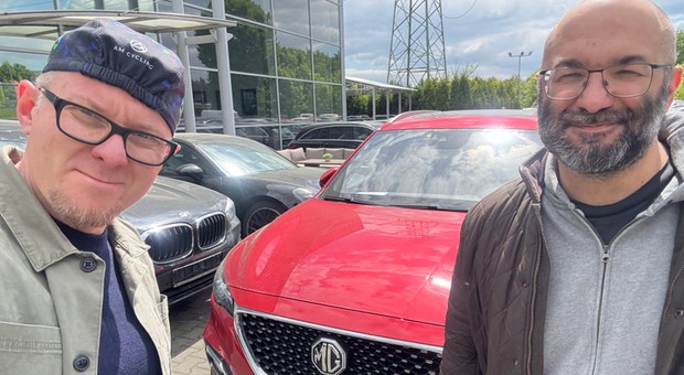 Pojechaliśmy po 3-letniego chińskiego SUV-a za pół ceny nowego. Czy to okazja, której nie wolno przepuścić?