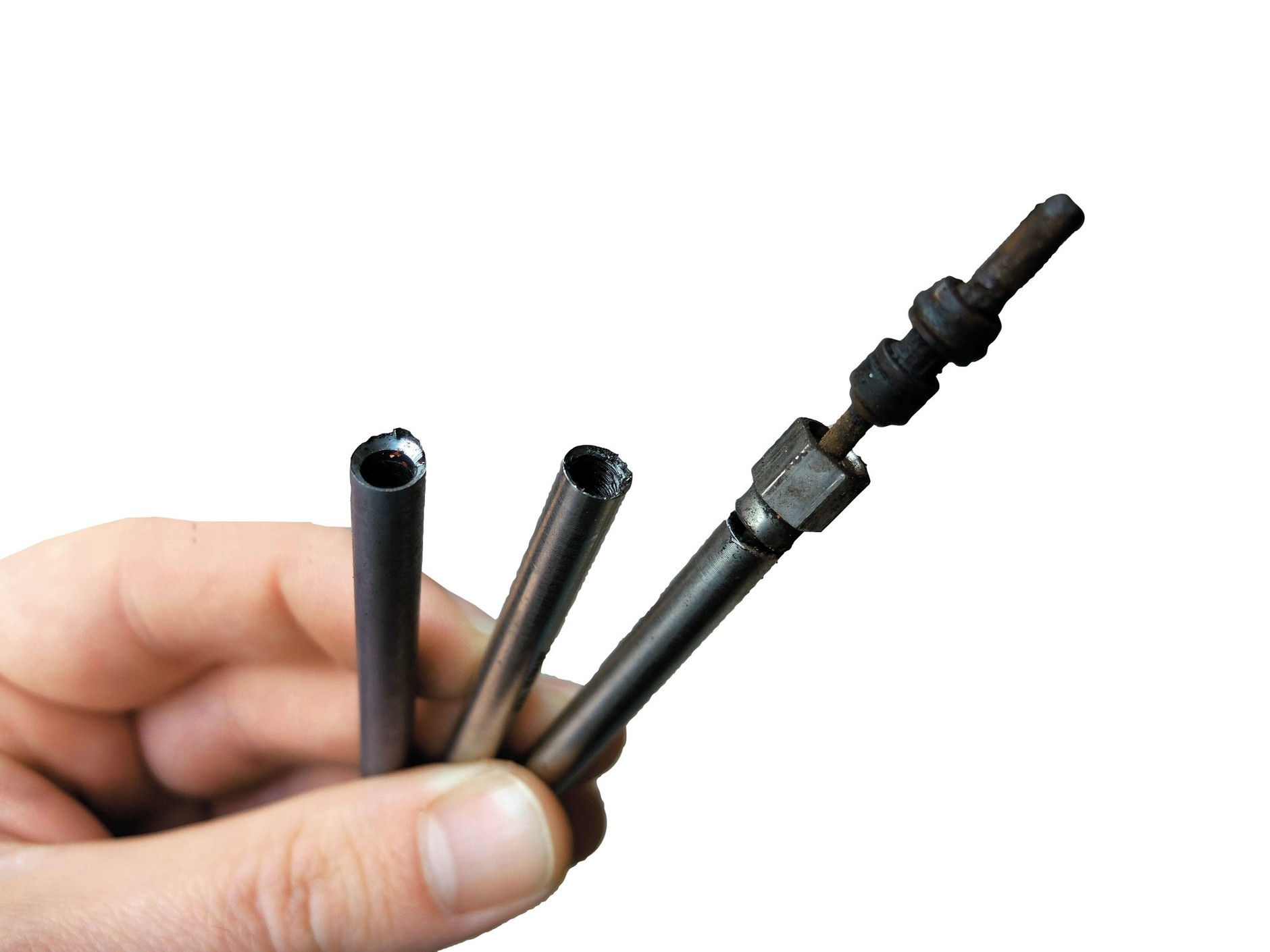 Urwane świece żarowe