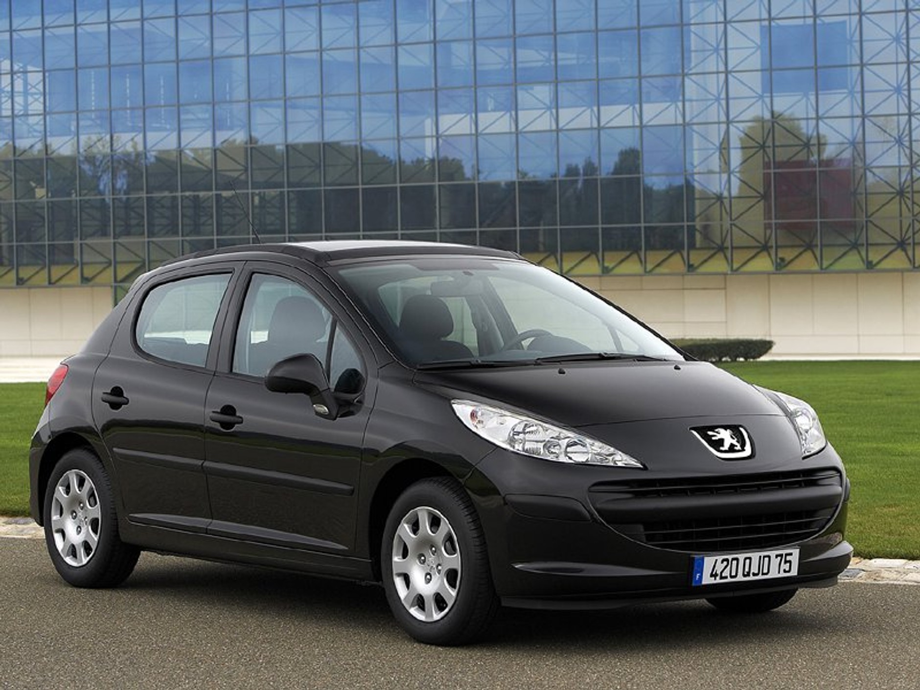 Zdjecia szpiegowskie: nowy Peugeot 308, czyli 407 + 207 = 308