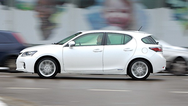 To jeden z najtrwalszych kompaktów – używany Lexus CT 200h