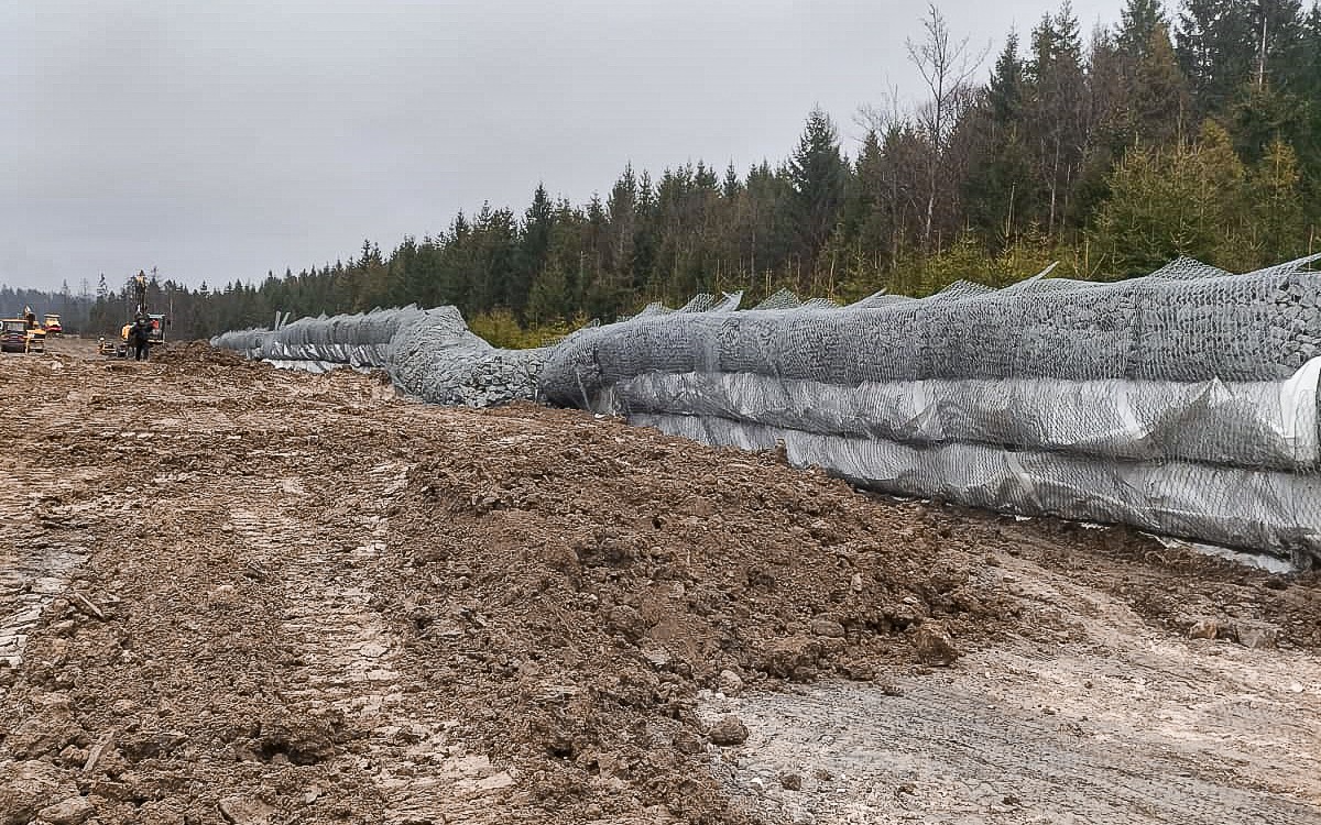 Uszkodzenia na budowie S1