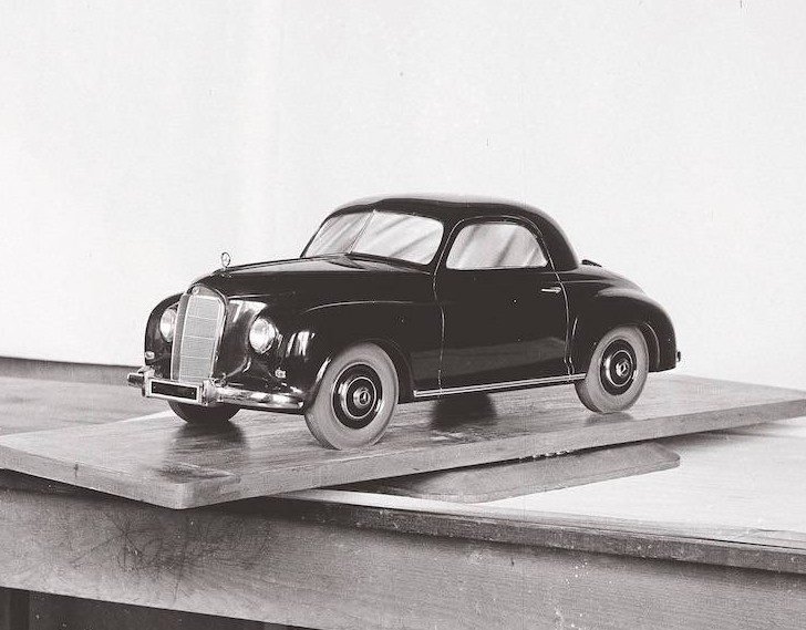 Mercedes W162