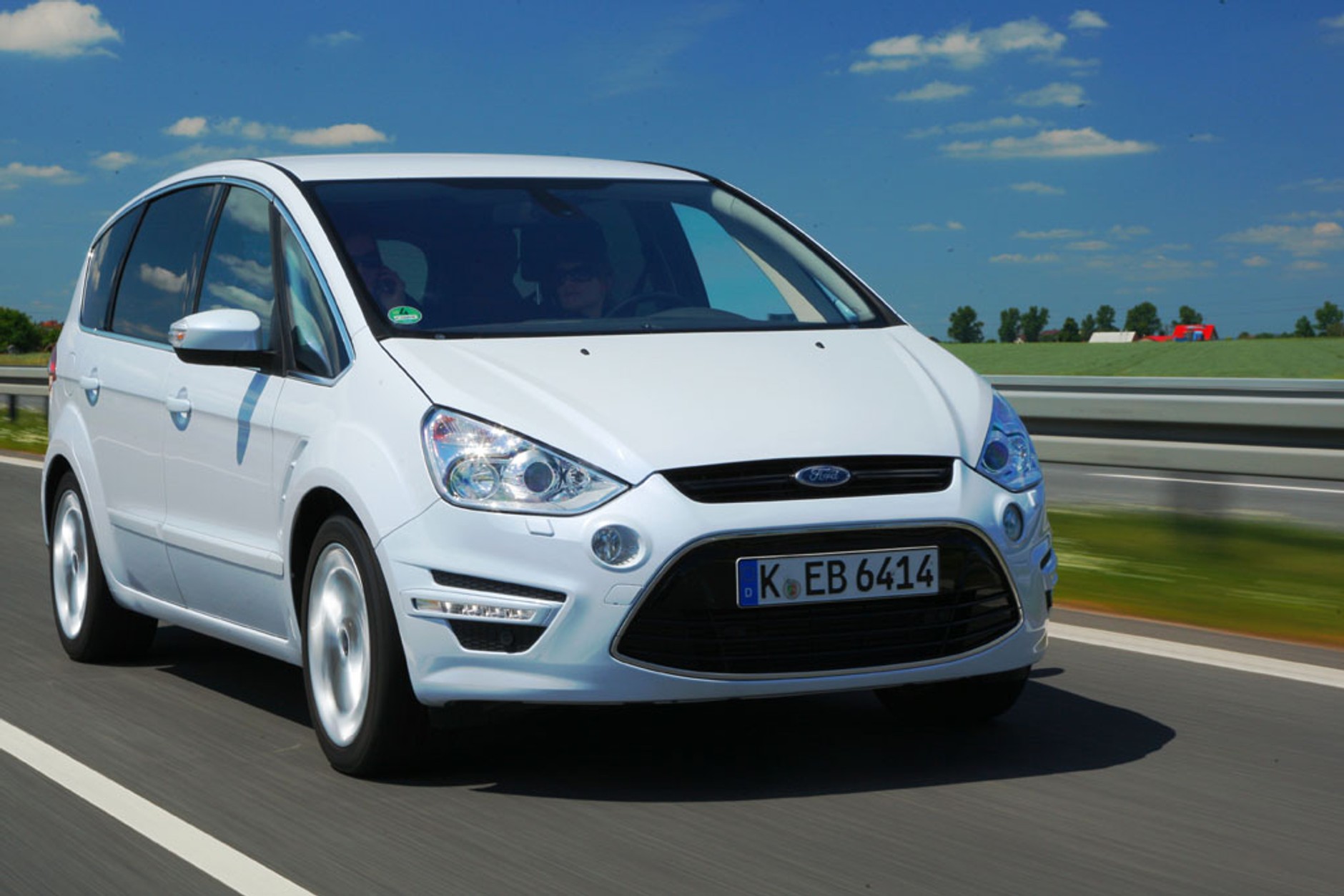Ford S-Max 2.0 T: Zmiany zgodne z trendem