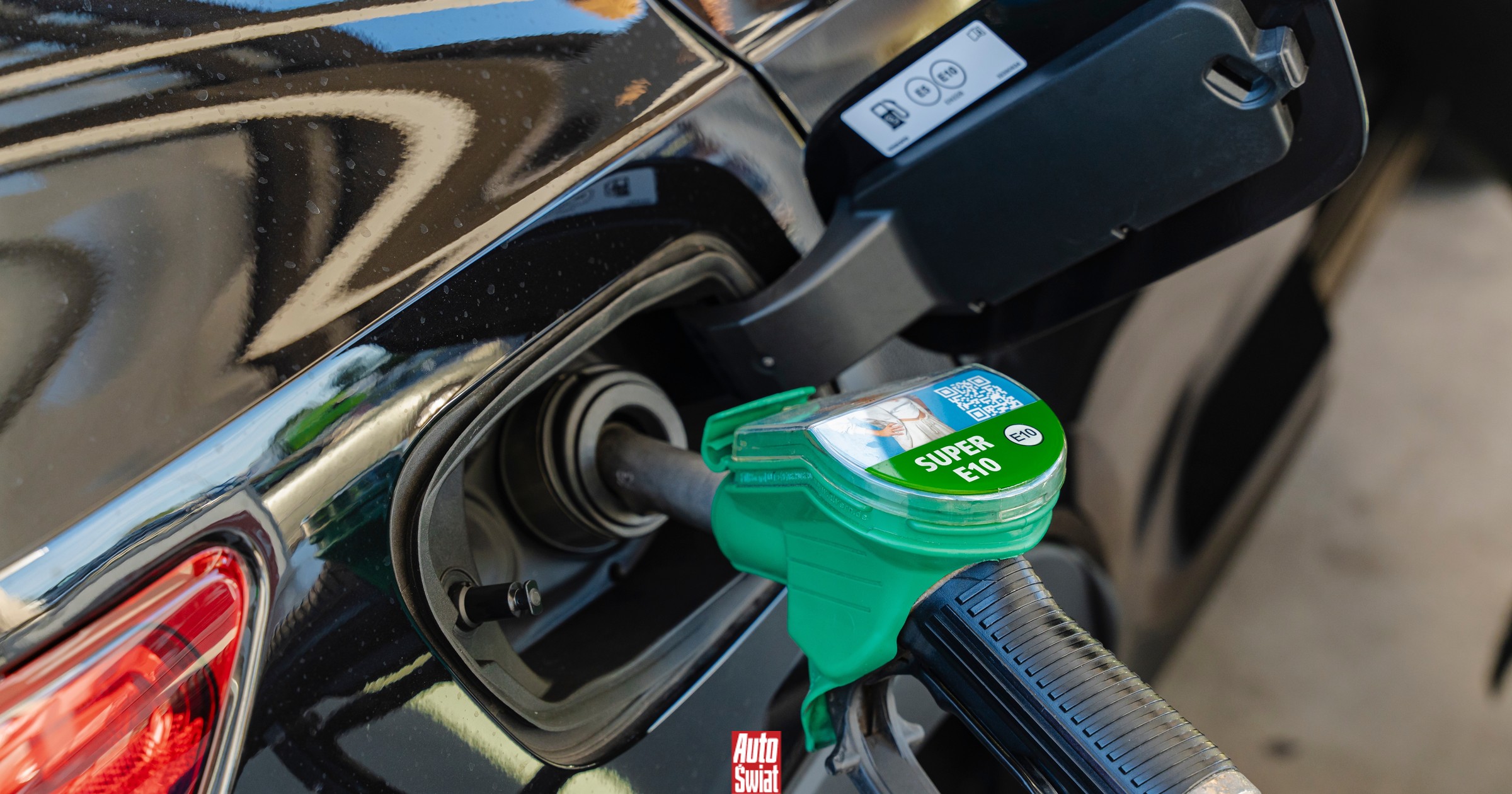 Zapytałem mechaników, czy benzyna E10 niszczy auta. "Do swojego bym jej nie nalał"