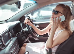 Kupiłeś samochód z kierownicą po prawej stronie? Możesz mieć wielki problem