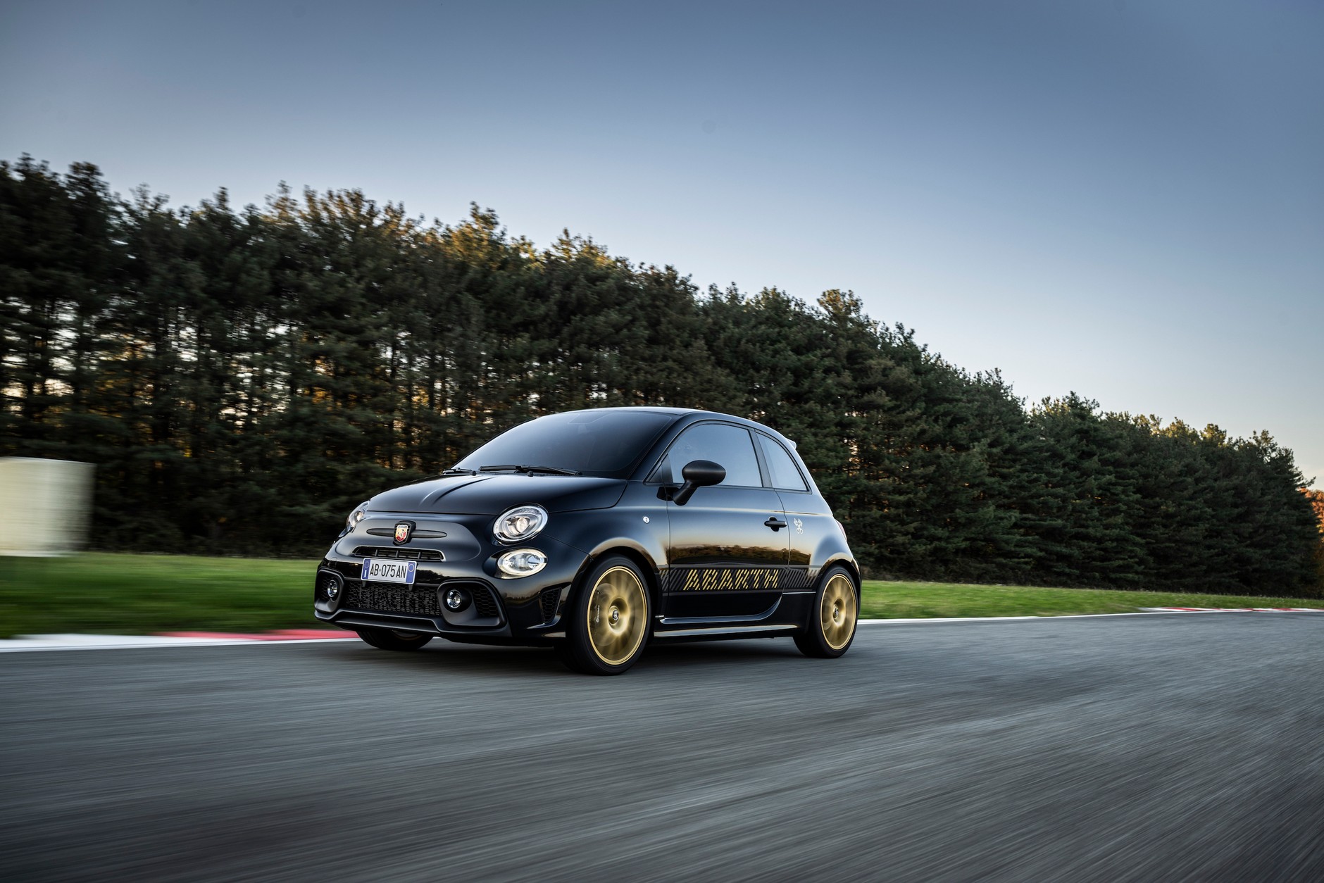 Abarth 695 75 Anniversario