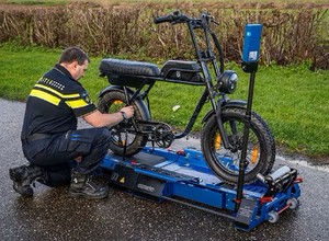Pierwsza drogówka w Polsce otrzyma taki sprzęt. Sprawdzi pojazd na miejscu