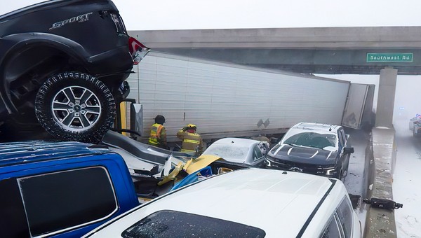 Potężna burza śnieżna w USA. Wielki karambol na autostradzie w Ohio