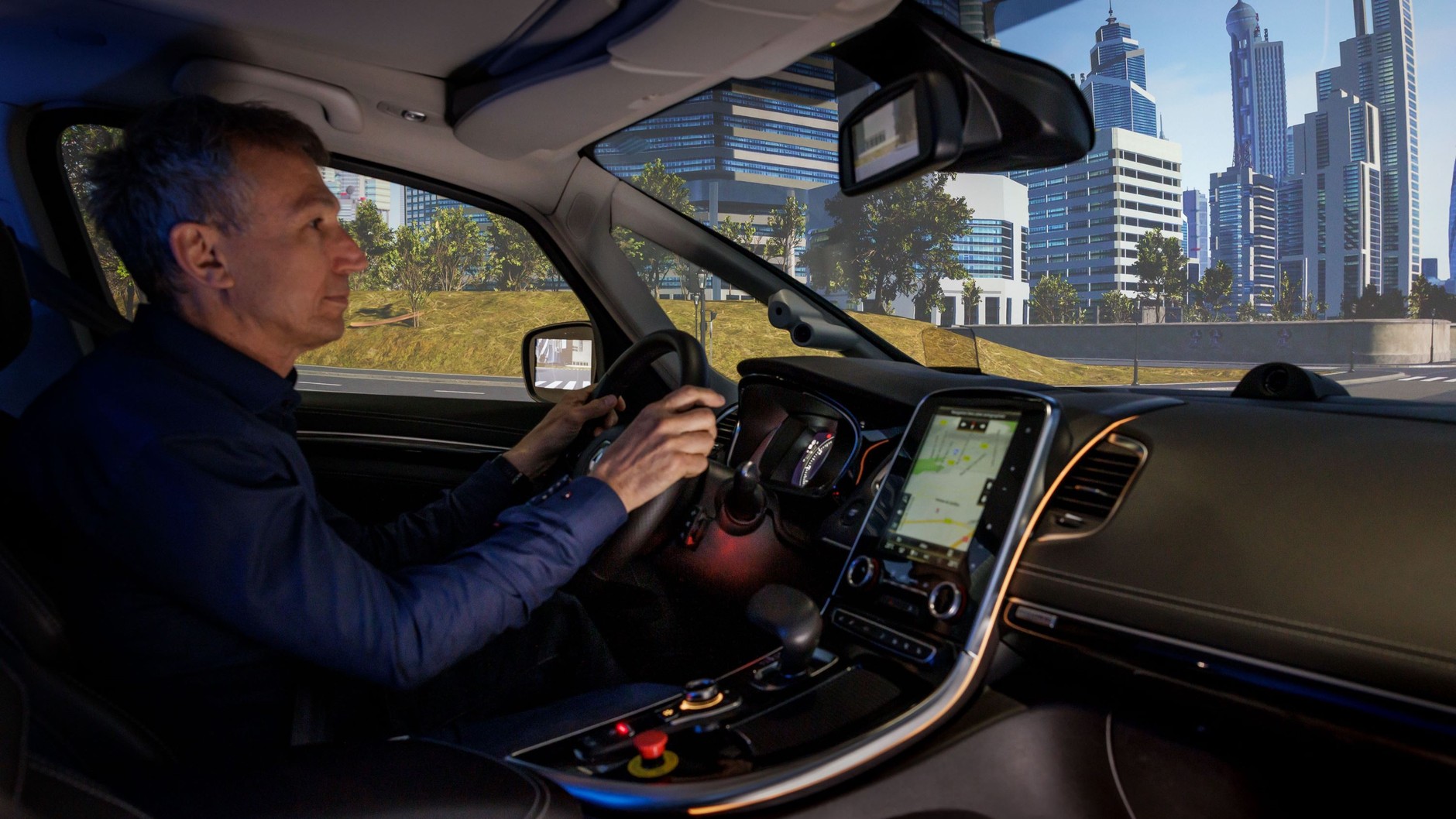 Kabina do symulacji jazd testowych; centrum badawczo-rozwojowe Renault Technocentre w Guyancourt (Francja)