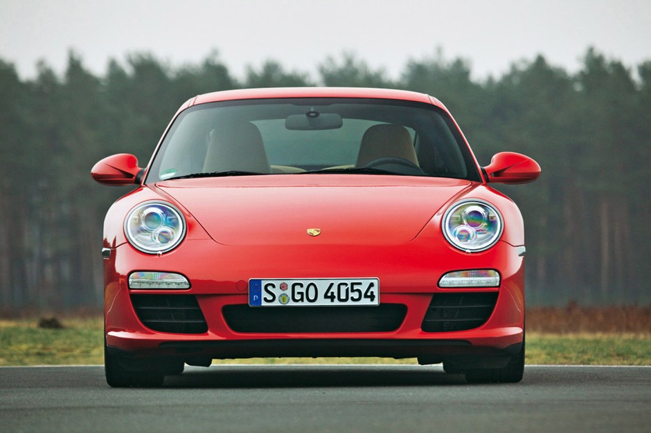 Porsche 911 kontra Lotus Evora: uliczne wyścigówki na start