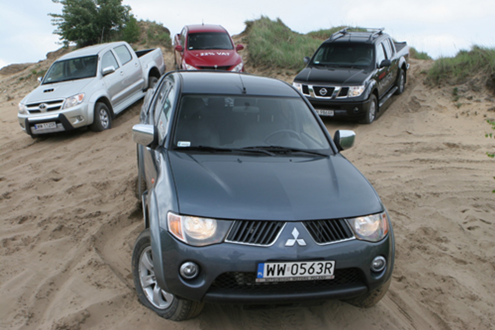 SsangYong Actyon Sports, Toyota Hilux, Mitsubishi L200, Nissan Navara - Który los okaże się szczęśliwy?