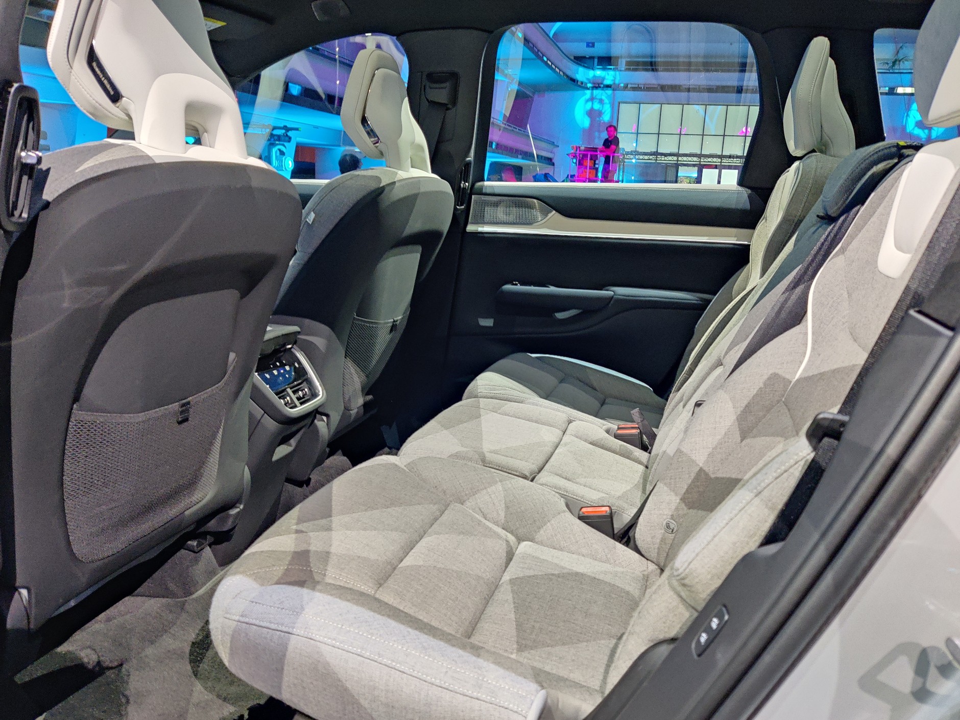 Volvo EX90