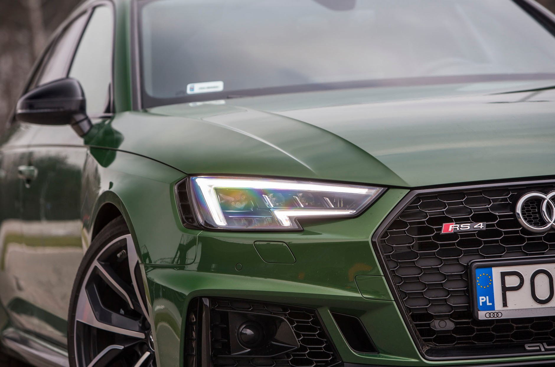 Audi RS4 Avant - kombi z ogniem w ...