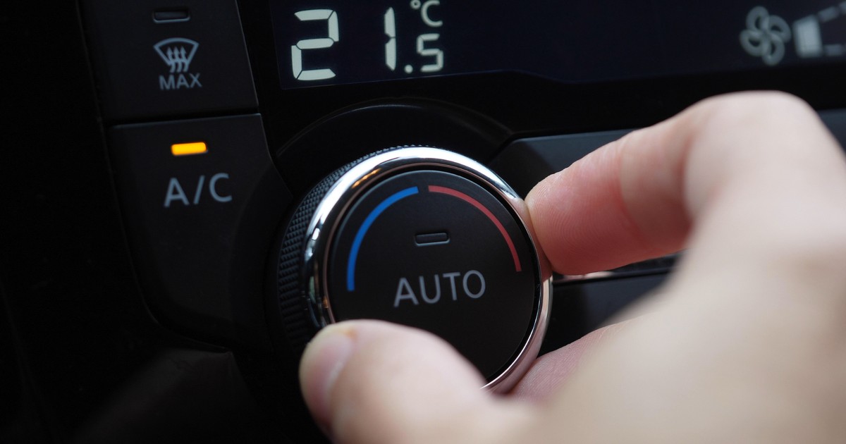 Klimatyzacja w upał nie zawsze szybko schłodzi auto. Taksówkarze mieli swoje dobre i tanie patenty