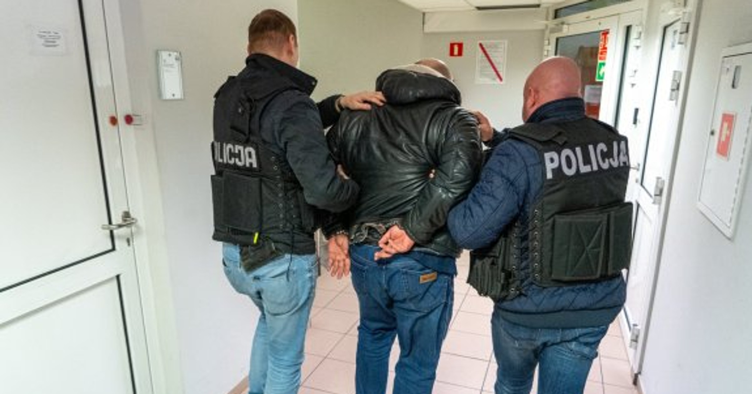 Obraz pochodzący z serwisu https://inowroclaw.policja.gov.pl/kb9/informacje/wiadomosci/149450,W-zatrzymaniu-nietrzezwego-motorowerzysty-pomogl-inny-kierowca.html