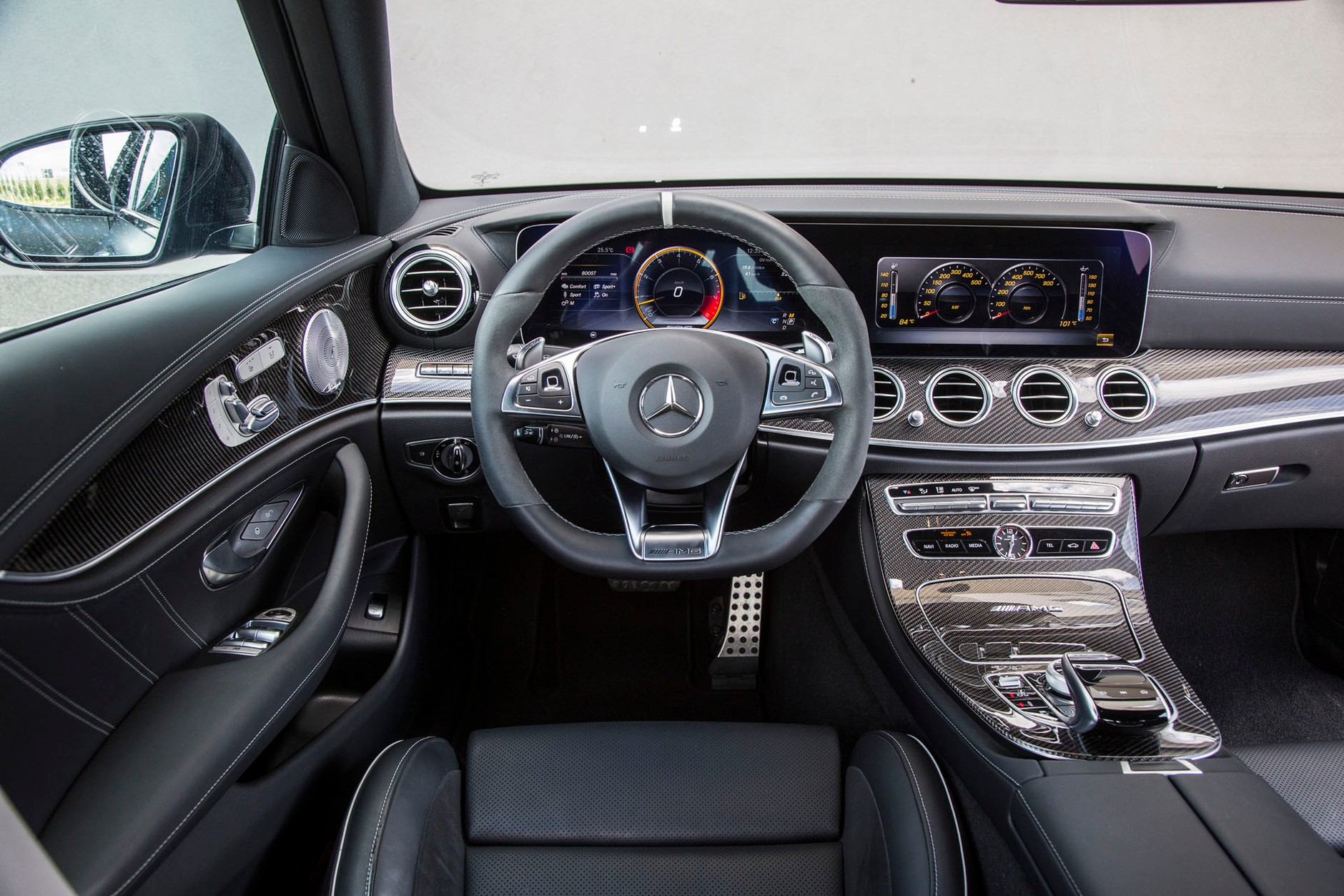 Mercedes-AMG E 63 S 4Matic+ - sportowiec o niewiarygodnych talentach