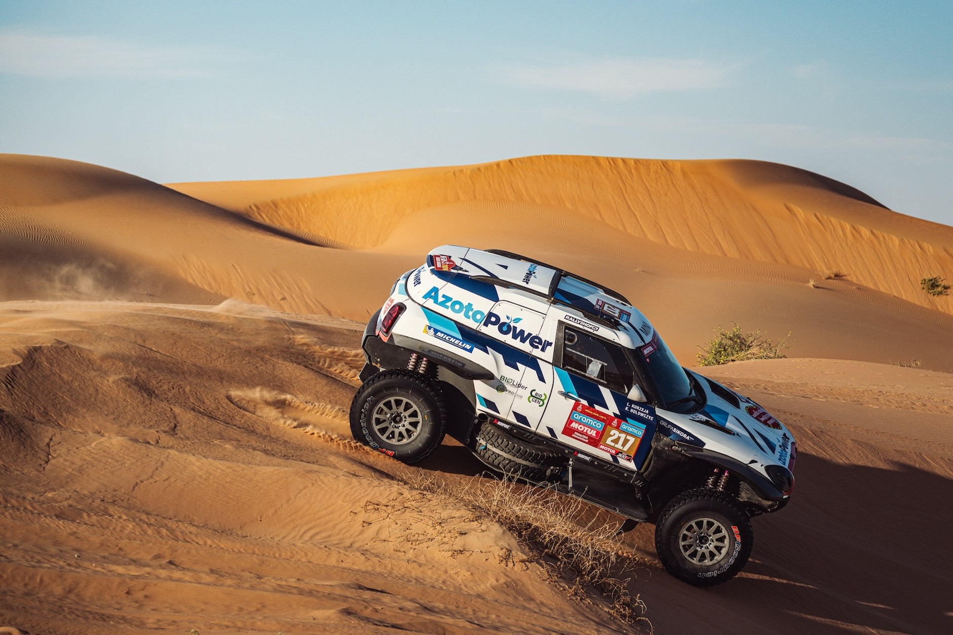 Krzysztof Hołowczyc nadal walczy w Rajdzie Dakar