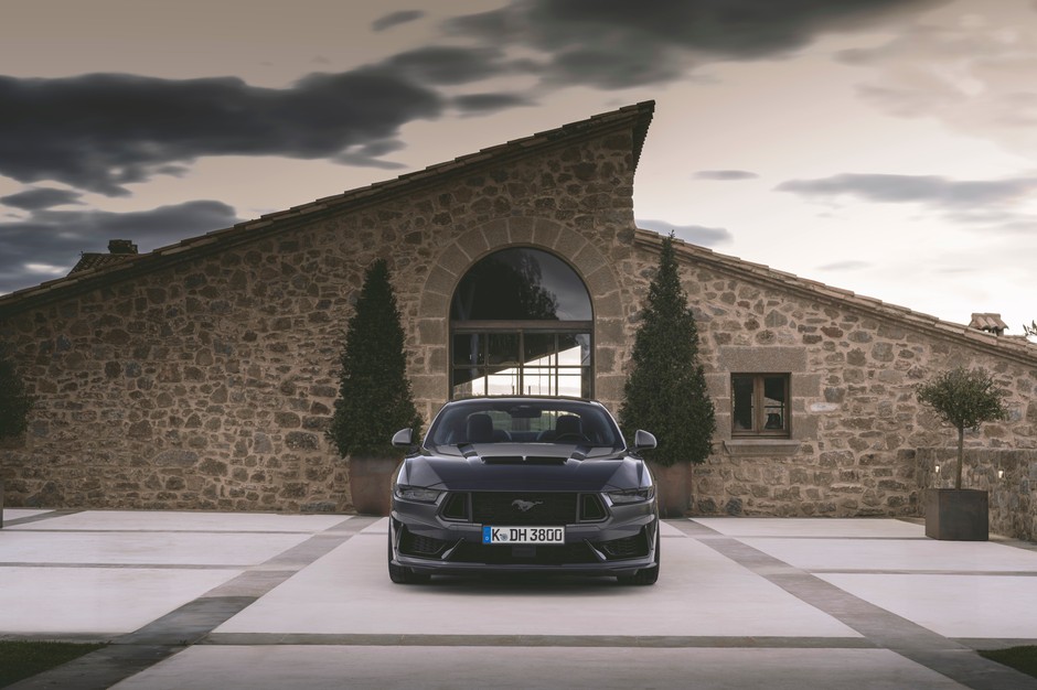 Ford Mustang Dark Horse