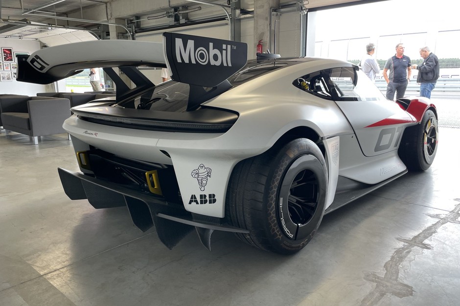 Porsche Mission R