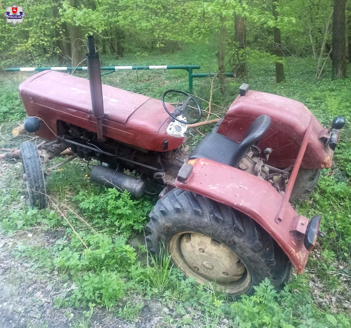 Ciągnik, pod którego koła wpadł pijany 29-latek