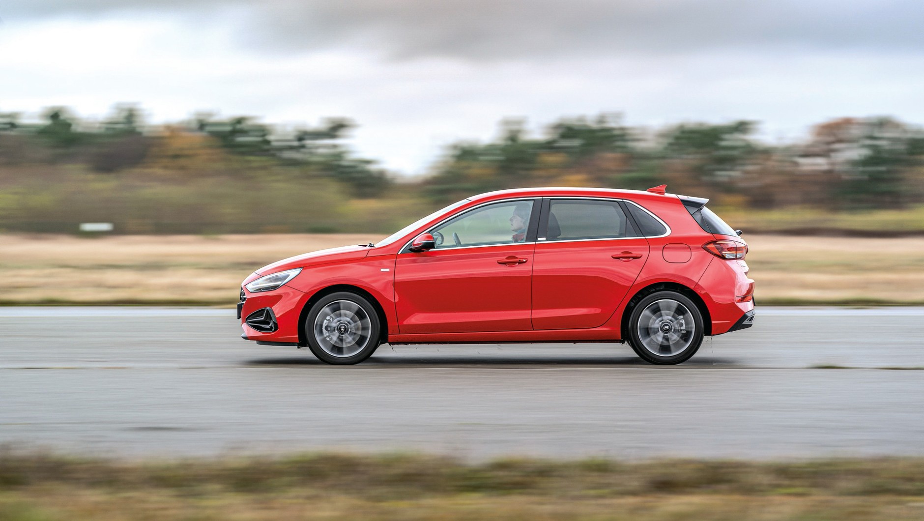 Porównanie kompaktów: Ford Focus 1.0 EcoBoost Hybrid, Mazda 3 Skyactiv-G, Hyundai i30 1.5 T-GDI iMT, VW Golf 1.5 eTSI
