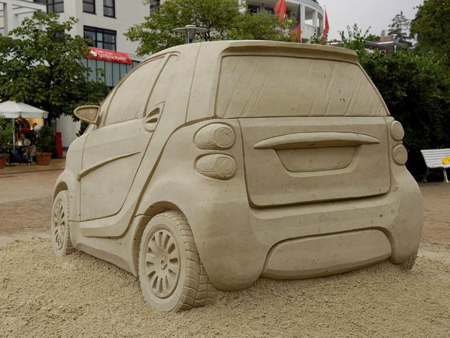 Plażowa premiera nowego Smart ForTwo