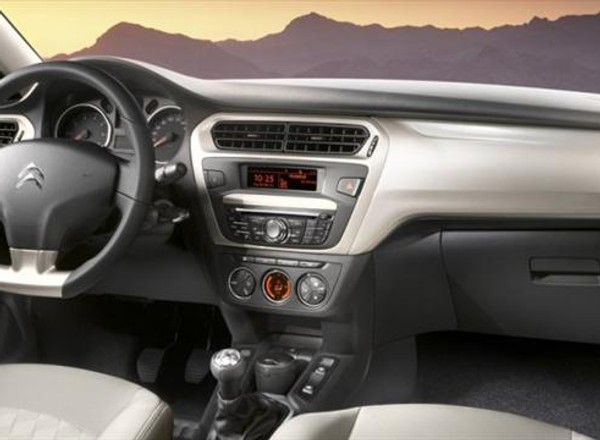 Jaki jest Citroen C-Elysee?