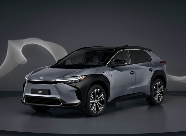 Toyota bZ4X oficjalnie. To pierwszy elektryk w gamie marki
