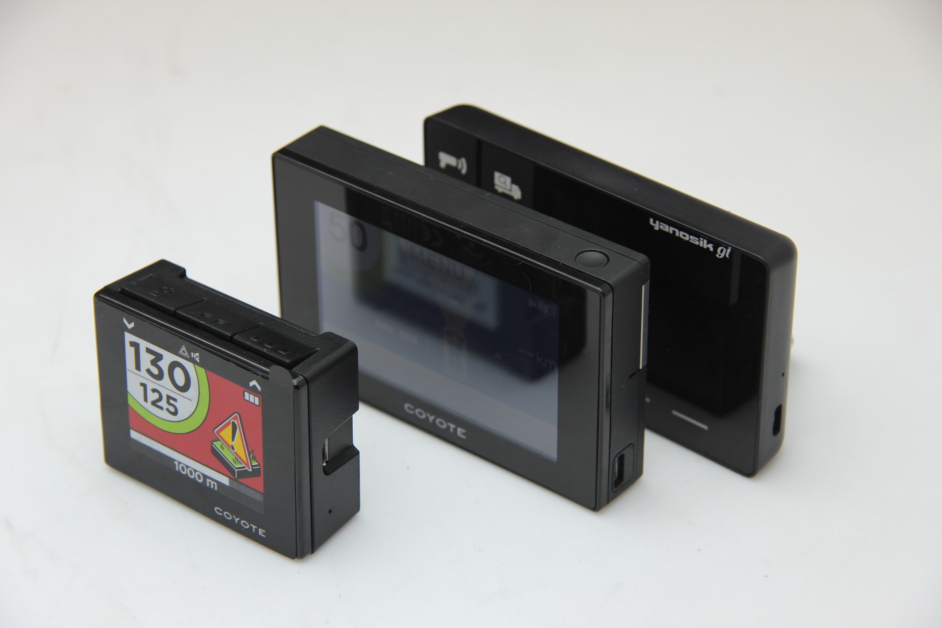 Trzy urządzenia: Coyote Pocket Edition, Coyote oraz Yanosik GT