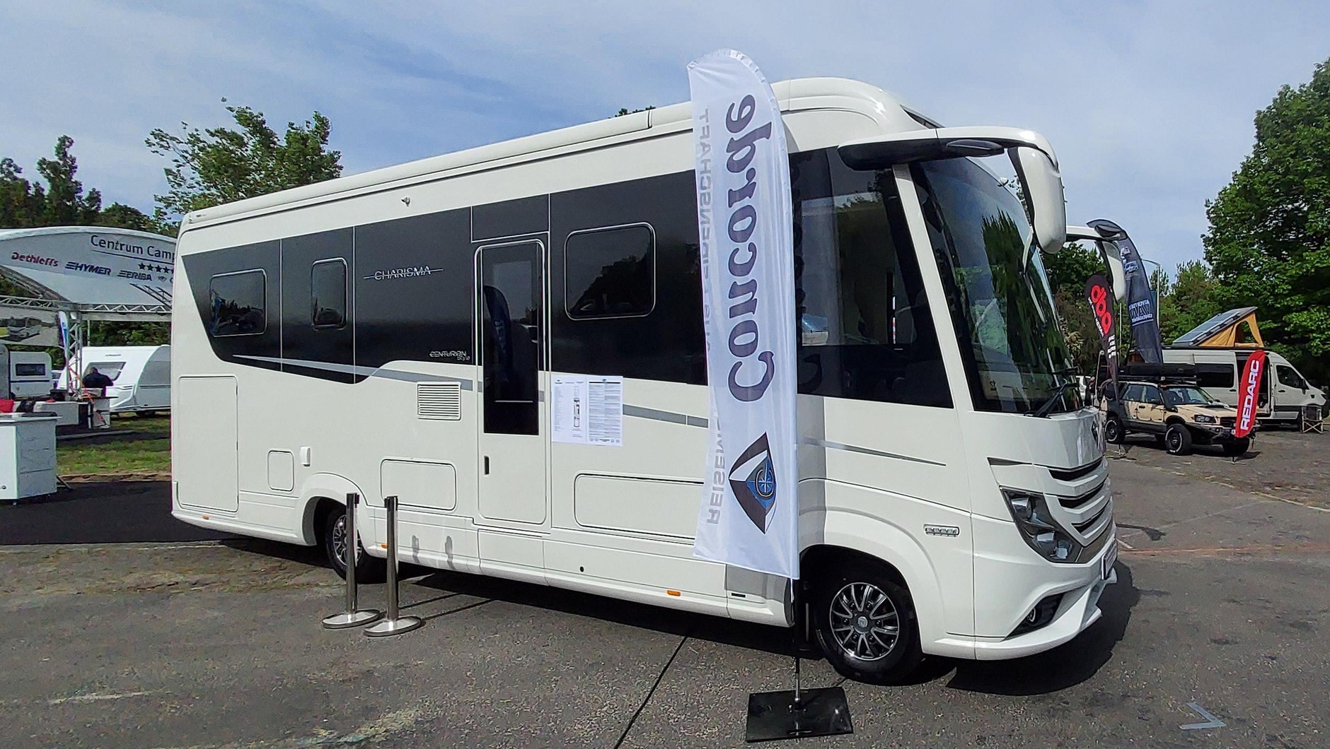 Kampery za miliony. Model Concorde Charisma 910 MI. Cena 2 730 900 zł.