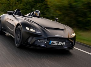 Aston Martin V12 Speedster – bolid bez skrupułów