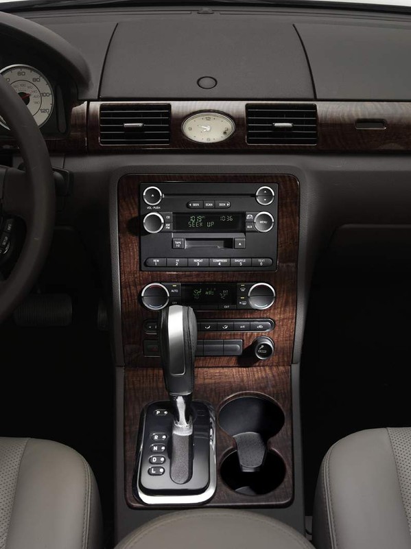 Detroit 2007: facelifting dla Forda Five Hundred