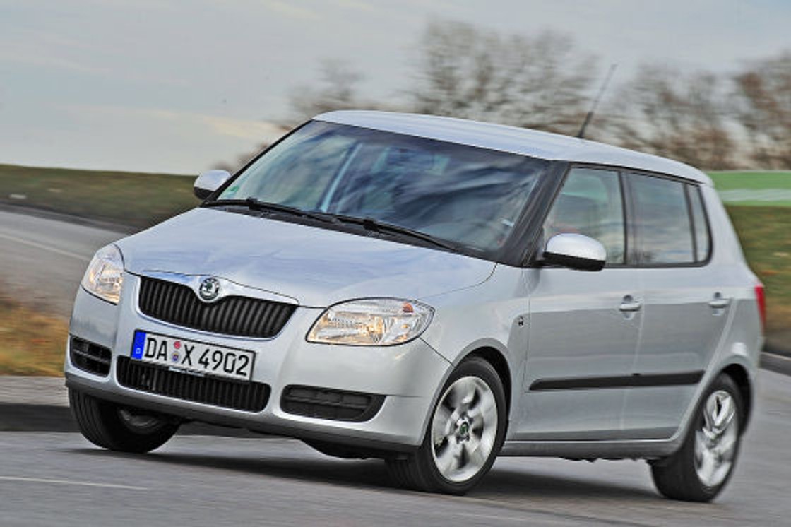 Skoda Fabia 1.2 HTP Classic: małe auto, 1,2 l benzyna (60 KM), droga hamowania w teście: 40,6 metrów.