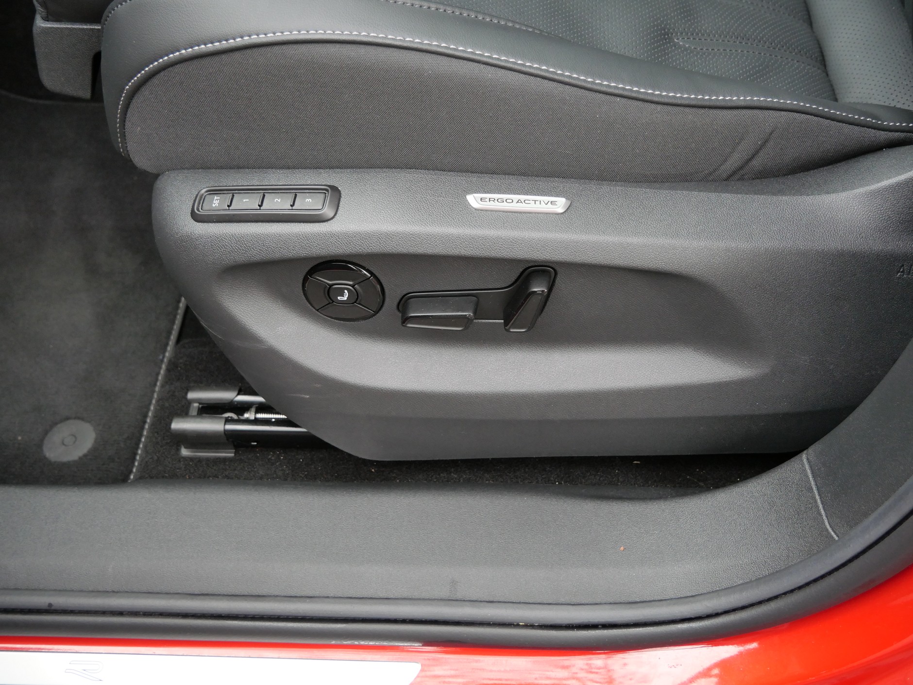 Volkswagen Tiguan R-line eHybrid 2024