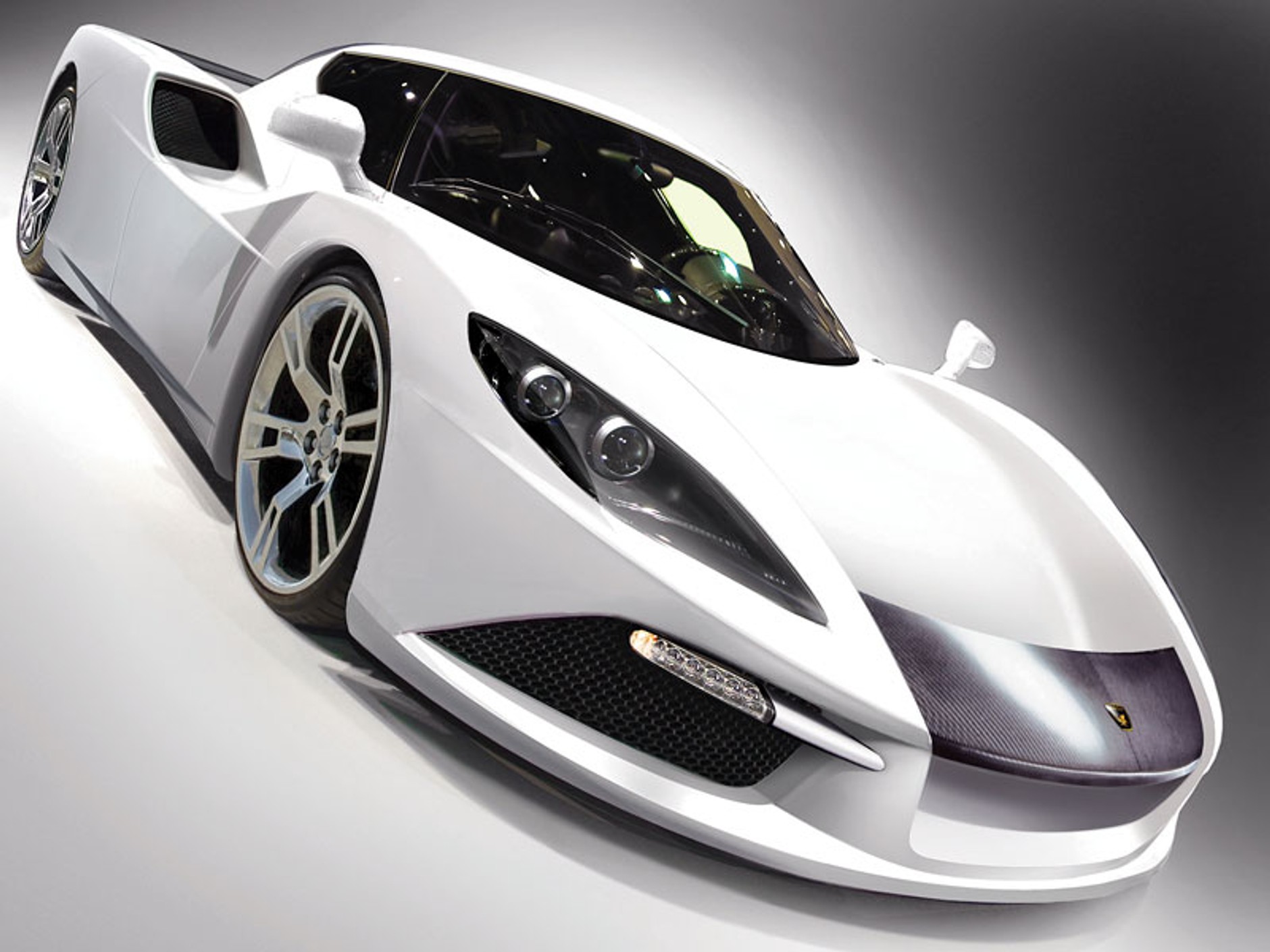 Arash AF10: ostateczny wygląd supersportu