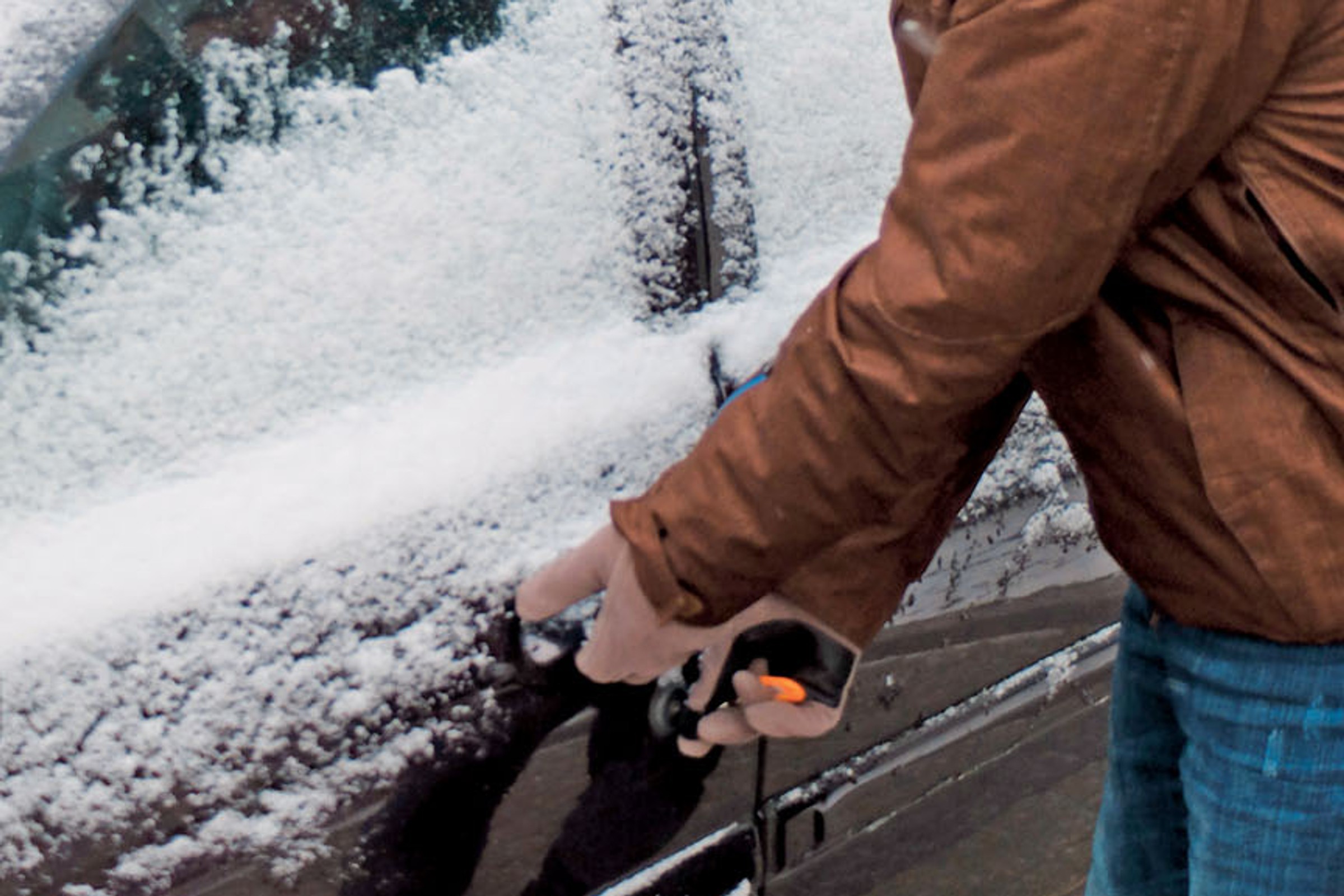 Zima trzyma. Pięć sprawdzonych trików dla kierowców