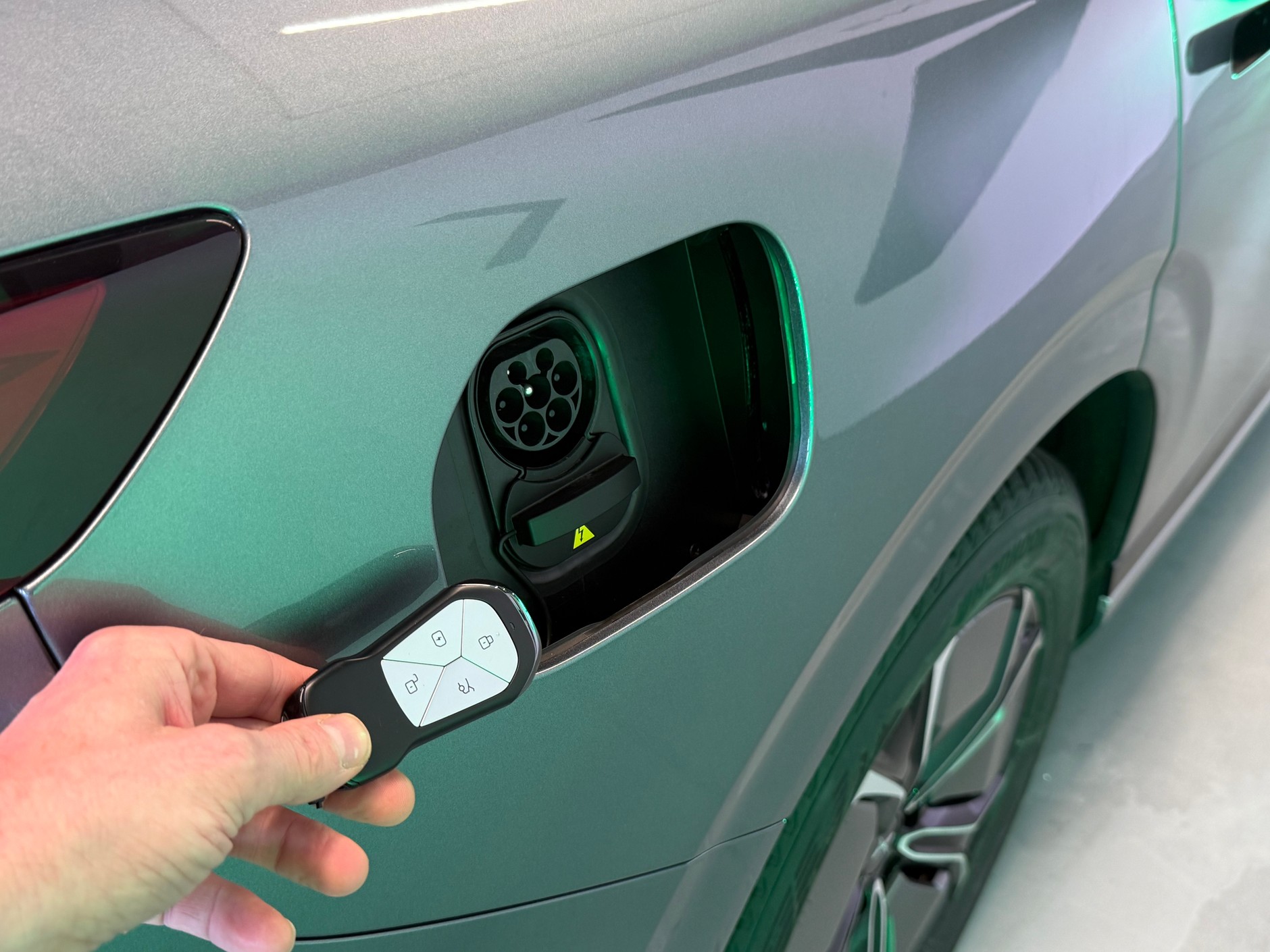 Chińczycy specjalizują się w napędach elektrycznych i hybrydowych. Diesle dostępne są wyłącznie w autach użytkowych. 