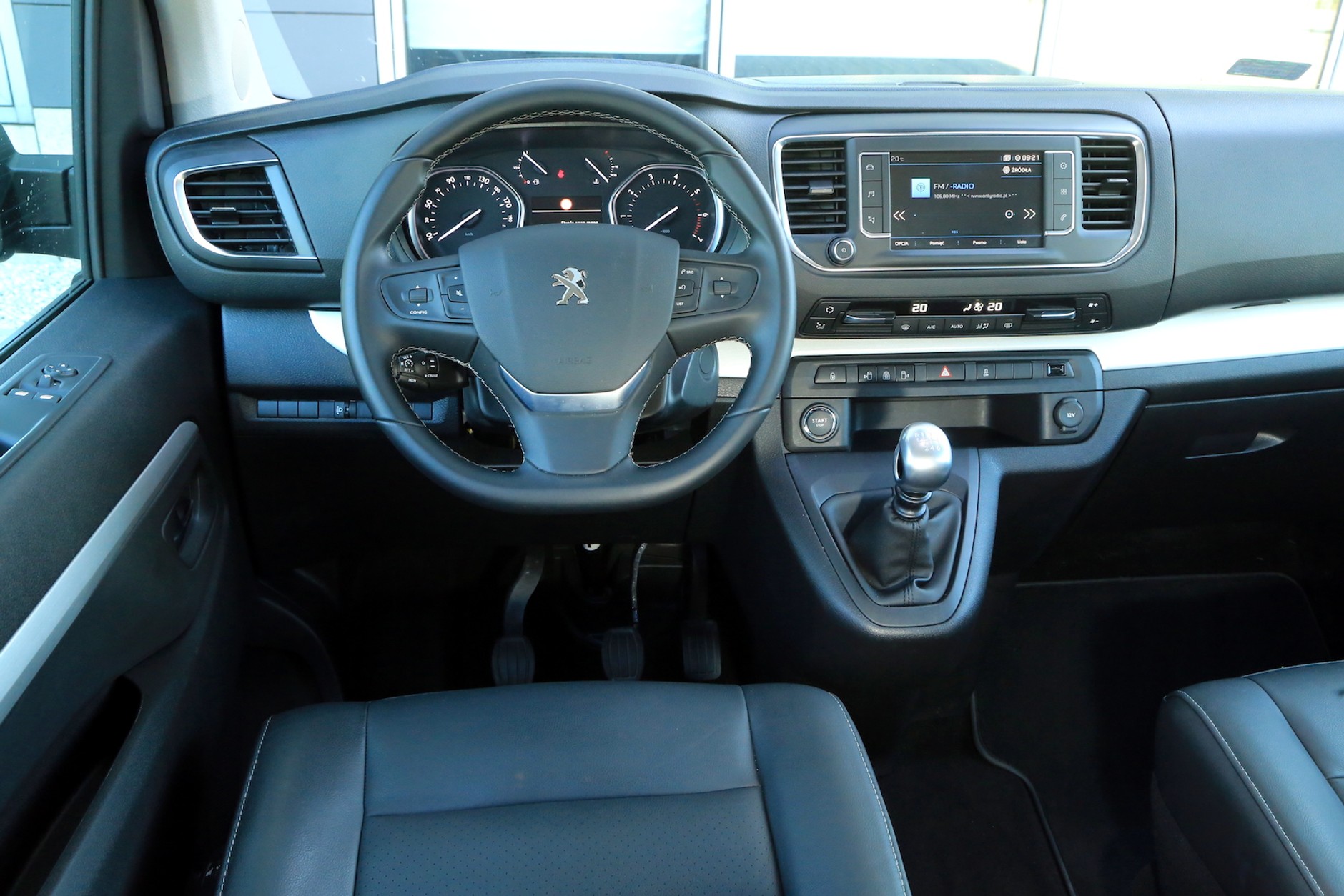 Peugeot Traveller Long Allure