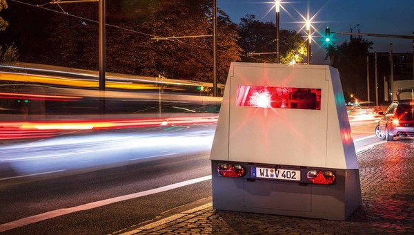"Zdewastowali" fotoradar, ale go nie zniszczyli. W Francji znaleźli "sprytny" sposób