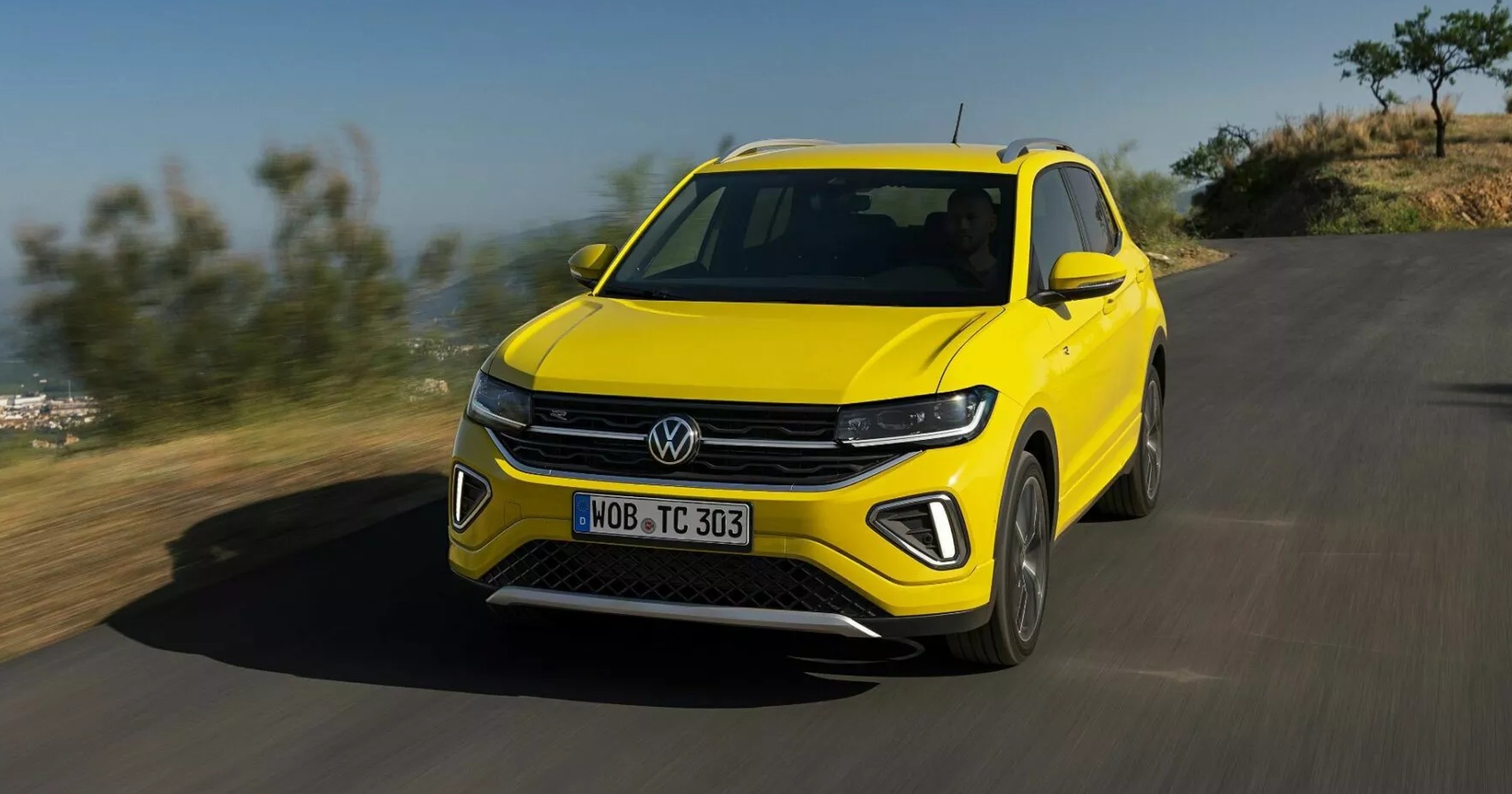 Volkswagen T-Cross po liftingu wjeżdża do salonów. Ceny zaskakują