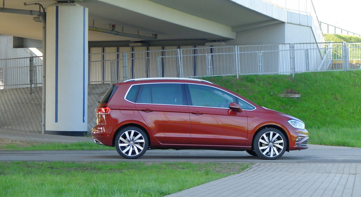 Volkswagen Golf Sportsvan 1.5 TSI - ma cztery cylindry, jeździ na dwóch, a pali, jakby miał ich sześć | TEST